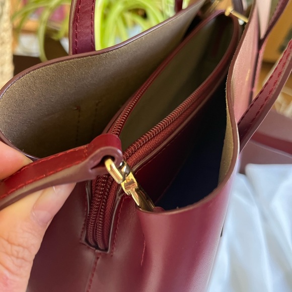 Furla Red Shoulder Bag Elegant Leather Design - Picture 5 of 12